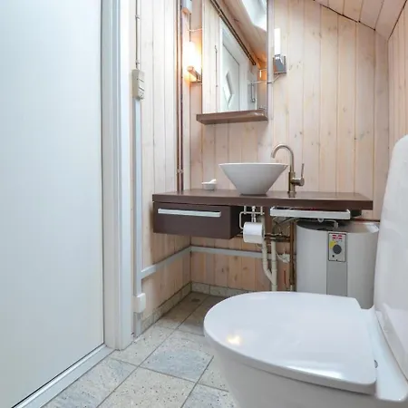 In With 3 Bedrooms, Sauna And Indoor Swimming Pool Dom wakacyjny *