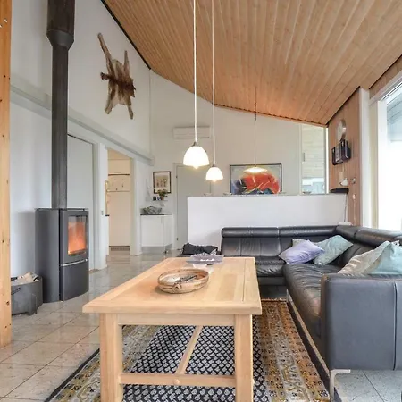 Dom wakacyjny In With 3 Bedrooms, Sauna And Indoor Swimming Pool Ebeltoft