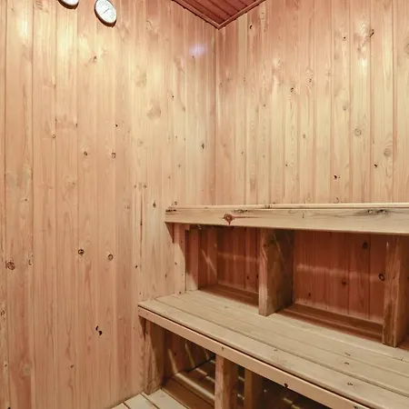 In With 3 Bedrooms, Sauna And Indoor Swimming Pool Dom wakacyjny Ebeltoft